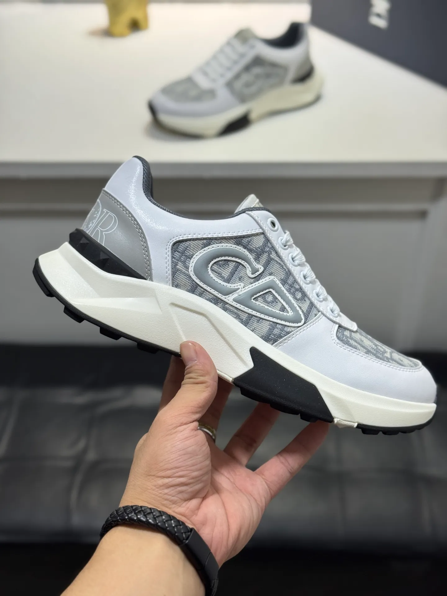 Men's shoes 💰440 [New style] 🐞🐞Original quality! Dior🔥Christan Dior (Dior) hot style [new style]⚠⚠️Top purchasing agent🔍🔍Men's HK counters are on sale simultaneously. Sole: The original sole is specially provided by the original factory. The exclusive movable molded sole is super comfortable. The original factory follows the order. 🔍🔍The high-quality multi-color splicing design is exquisite and unique. 💪Details determine the quality. We only make shoes with care. You can enter and leave the counter at will. Welcome to compare 🇮🇹 Size: 38-44 (45 customized